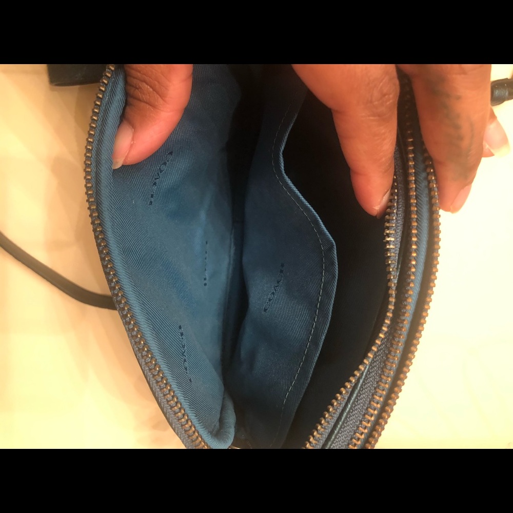 Coach metallic crossbody - Picture 6 of 6